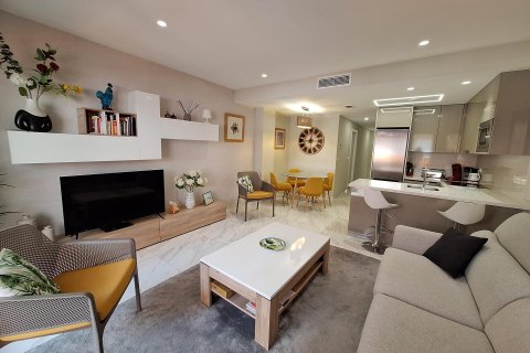 Apartment for sale Torrevieja, Alicante, Spain 2 bedrooms, 77 sq.m. No. 113501 - photo 1