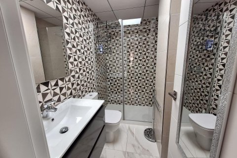 Apartment for sale Torrevieja, Alicante, Spain 2 bedrooms, 77 sq.m. No. 113501 - photo 18