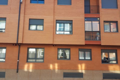 Продажа квартиры в Виллакиламбре, Леон, Испания 1 спальня, 80м2 №184938 - фото 22