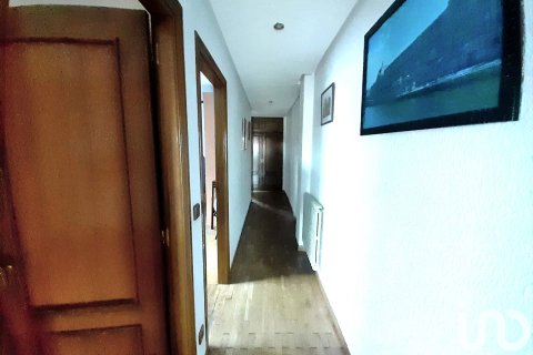 Apartment for sale in La Baneza, Leon, Spain 3 bedrooms, 127 sq.m. No. 186135 - photo 10