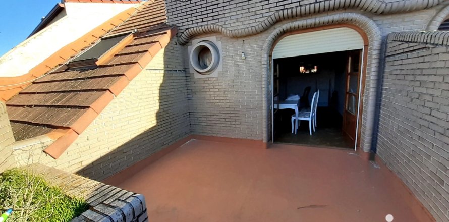 Apartment in La Baneza, Leon, Spain 3 bedrooms, 127 sq.m. No. 186135