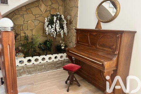 Hus till salu i Oropesa del Mar, Castellon, Spanien 9 sovrum, 450 kvm. Nr. 173281 - foto 4