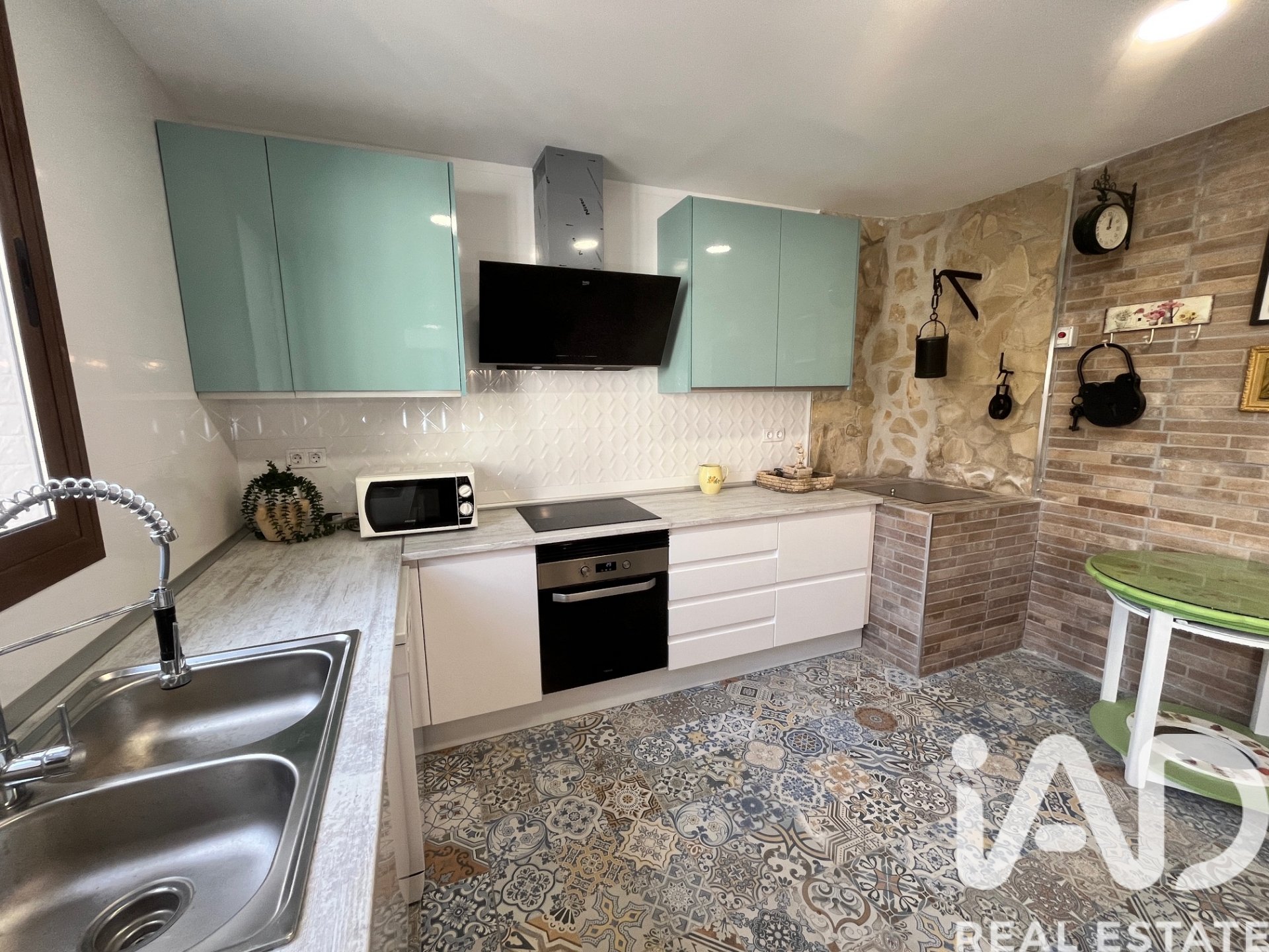 House in Oropesa del Mar, Castellon, Spain 9 bedrooms, 450 sq.m. No. 173281