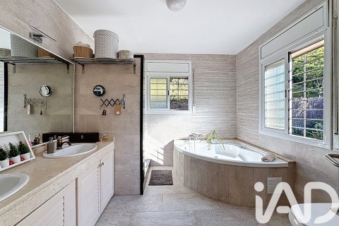 Продажа дома в Тейя, Барселона, Испания 6 спален, 354м2 №152665 - фото 22