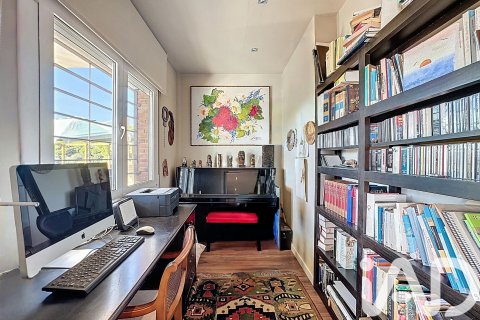 Продажа дома в Тейя, Барселона, Испания 6 спален, 354м2 №152665 - фото 13