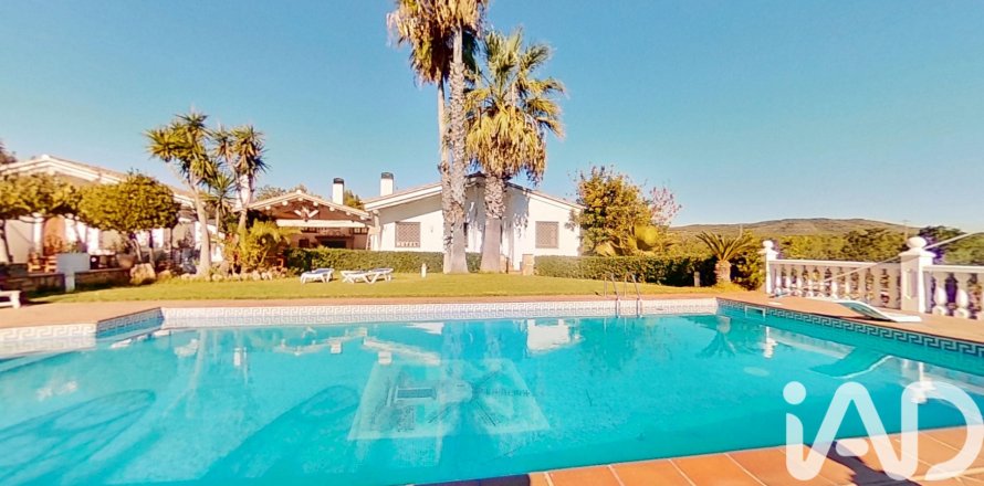 Māja Roda de Berà, Tarragona, Spānijā 2 istabas, 349 m2 Nr. 152667