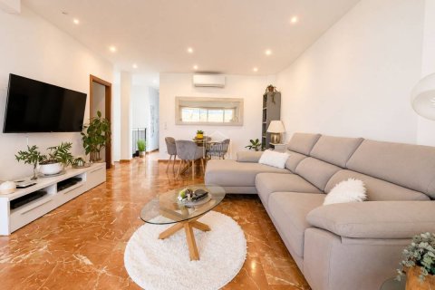 Apartament w Ciutadella De Menorca, Menorca, Hiszpania 4 sypialnie, 140 mkw. nr 181941 – zdjęcie 12
