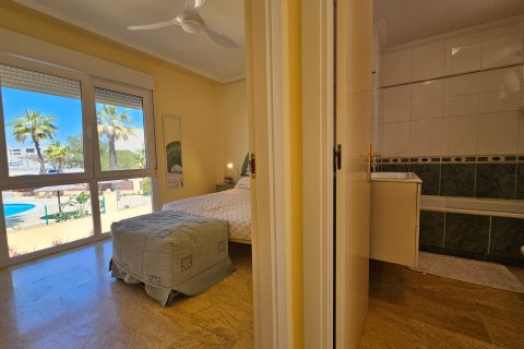 Villa till salu Punta Prima, Alicante, Spanien 3 sovrum, 132 kvm. Nr. 119721 - foto 5