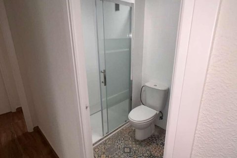 Apartment for sale in Torrevieja, Alicante, Spain 2 bedrooms, 83 sq.m. No. 119722 - photo 17