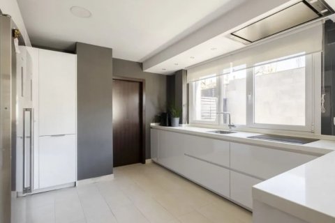 Huvila myytävänä Las Rozas de Madrid, Madrid, Espanja, 5 makuuhuonetta, 470 m2 No. 117169 - kuva 3
