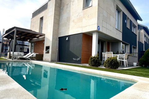 Huvila myytävänä Las Rozas de Madrid, Madrid, Espanja, 5 makuuhuonetta, 470 m2 No. 117169 - kuva 16