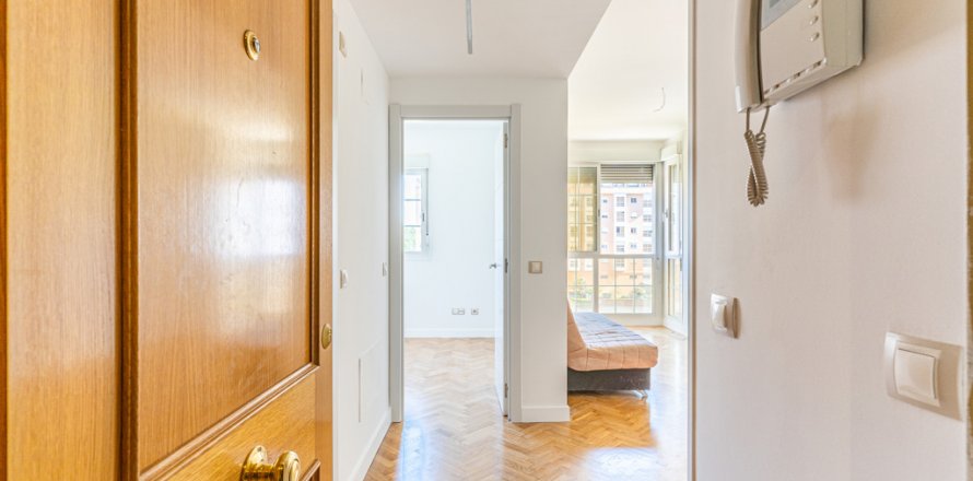 Apartment Madrid, Espagne 1 chambre, 60 m2 No. 117166