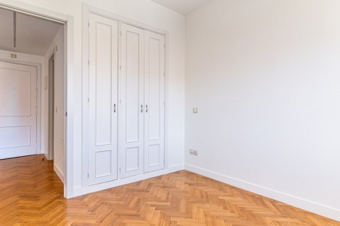 Apartment à vendre Madrid, Espagne, 1 chambre, 60 m2 No. 117166 - photo 8