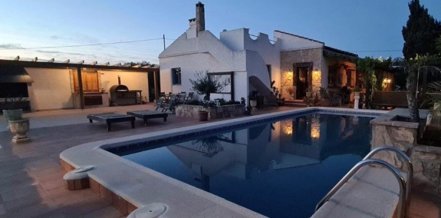 Finca a Los Montesinos, Alicante, Spagna 2 camere da letto, 120 mq. N° 144790