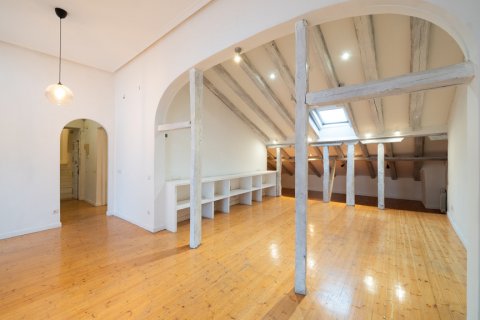 Duplex for sale Madrid, Spain 3 bedrooms, 168 sq.m. No. 107393 - photo 1