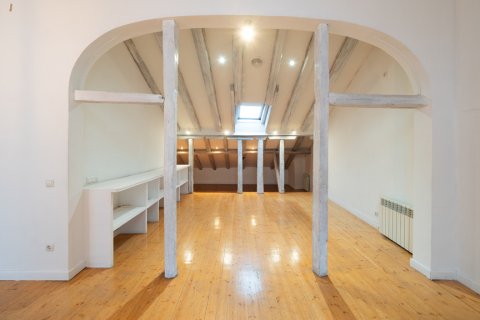 Duplex for sale Madrid, Spain 3 bedrooms, 168 sq.m. No. 107393 - photo 3