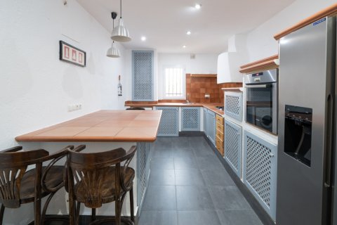 Duplex for sale Madrid, Spain 3 bedrooms, 168 sq.m. No. 107393 - photo 30