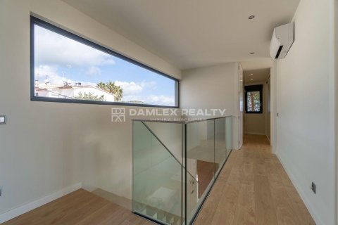 Talo myytävänä Sant Feliu de Guixols, Girona, Espanja, 4 makuuhuonetta, 290 m2 No. 176916 - kuva 24