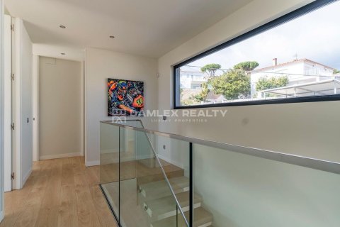 Talo myytävänä Sant Feliu de Guixols, Girona, Espanja, 4 makuuhuonetta, 290 m2 No. 176916 - kuva 20
