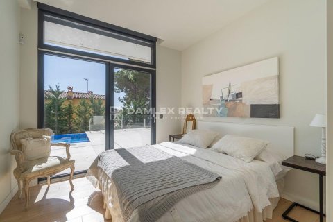 Talo myytävänä Sant Feliu de Guixols, Girona, Espanja, 4 makuuhuonetta, 290 m2 No. 176916 - kuva 16