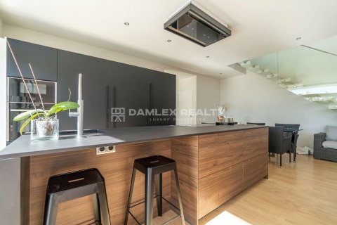 Talo myytävänä Sant Feliu de Guixols, Girona, Espanja, 4 makuuhuonetta, 290 m2 No. 176916 - kuva 11
