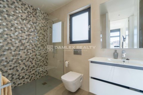 Talo myytävänä Sant Feliu de Guixols, Girona, Espanja, 4 makuuhuonetta, 290 m2 No. 176916 - kuva 23