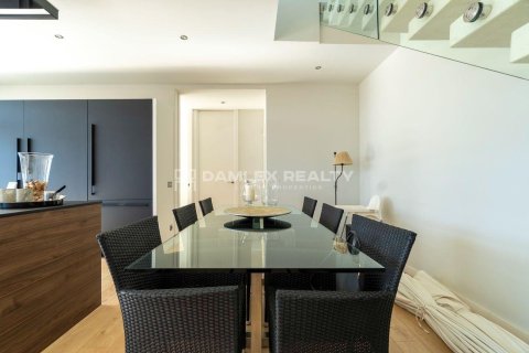 Talo myytävänä Sant Feliu de Guixols, Girona, Espanja, 4 makuuhuonetta, 290 m2 No. 176916 - kuva 9