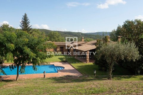 Linnat myytävänä Santa Cristina d'Aro, Girona, Espanja, 3 makuuhuonetta, 240 m2 No. 176914 - kuva 5
