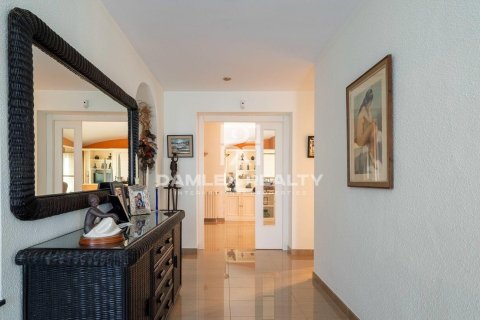 Huvila myytävänä Platja D'aro, Girona, Espanja, 4 makuuhuonetta, 270 m2 No. 176915 - kuva 6