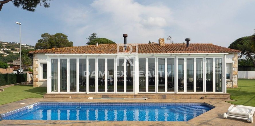 Huvila Platja D'aro, Girona, Espanja 4 makuuhuonetta, 270 m2 No. 176915