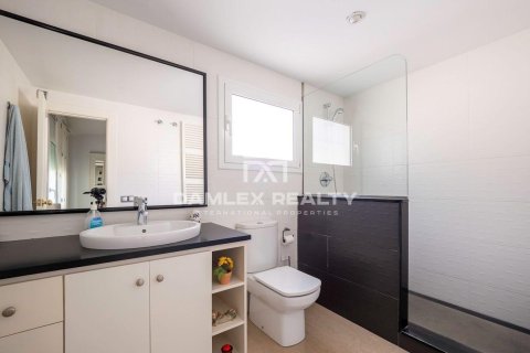 Huvila myytävänä Platja D'aro, Girona, Espanja, 4 makuuhuonetta, 270 m2 No. 176915 - kuva 17