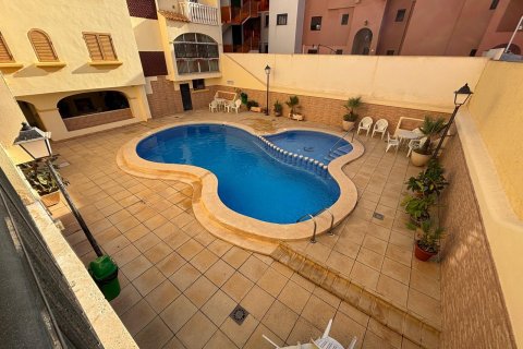 Huoneisto myytävänä Torrevieja, Alicante, Espanja, 2 makuuhuonetta,  No. 139943 - kuva 9