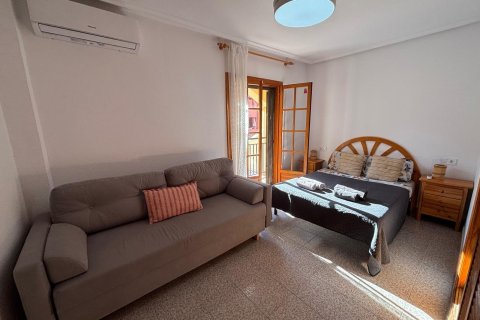 Huoneisto myytävänä Torrevieja, Alicante, Espanja, 2 makuuhuonetta,  No. 139943 - kuva 5