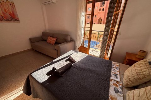 Huoneisto myytävänä Torrevieja, Alicante, Espanja, 2 makuuhuonetta,  No. 139943 - kuva 8