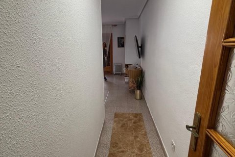 Huoneisto myytävänä Torrevieja, Alicante, Espanja, 2 makuuhuonetta,  No. 139943 - kuva 23