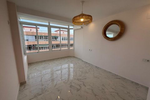Huoneisto myytävänä Torrevieja, Alicante, Espanja, 3 makuuhuonetta, 76 m2 No. 139944 - kuva 9