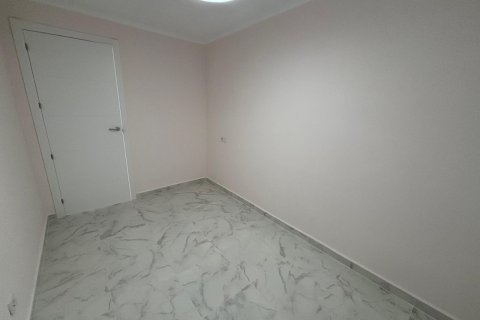 Huoneisto myytävänä Torrevieja, Alicante, Espanja, 3 makuuhuonetta, 76 m2 No. 139944 - kuva 2
