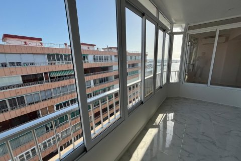 Huoneisto myytävänä Torrevieja, Alicante, Espanja, 3 makuuhuonetta, 76 m2 No. 139944 - kuva 28