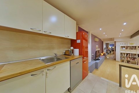 Commercial property for sale in Barcelona, Spain 1 bedroom, 187 sq.m. No. 172668 - photo 3
