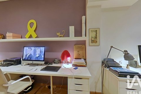 Commercial property for sale in Barcelona, Spain 1 bedroom, 187 sq.m. No. 172668 - photo 12