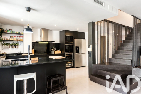 Townhouse for sale in Barcelona, Spain 4 bedrooms, 242 sq.m. No. 172670 - photo 4