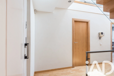 Townhouse for sale in Barcelona, Spain 4 bedrooms, 242 sq.m. No. 172670 - photo 12