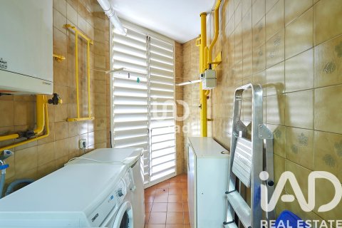 Apartament w Barcelona, Hiszpania 4 sypialnie, 147 mkw. nr 172665 – zdjęcie 27