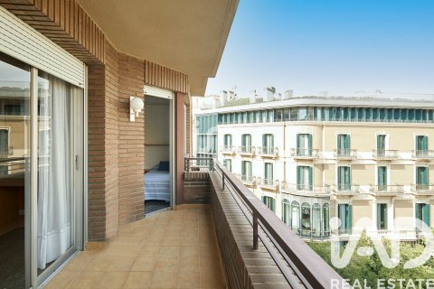 Apartament w Barcelona, Hiszpania 4 sypialnie, 147 mkw. nr 172665 – zdjęcie 21