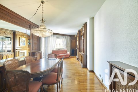 Apartament w Barcelona, Hiszpania 4 sypialnie, 147 mkw. nr 172665 – zdjęcie 3