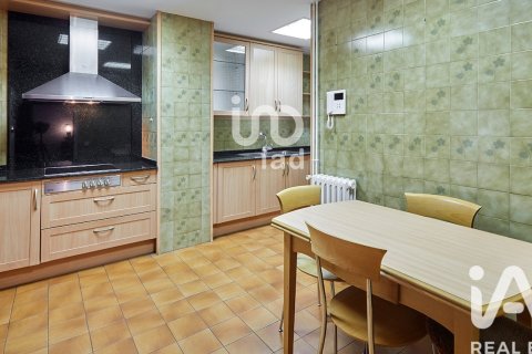 Apartament w Barcelona, Hiszpania 4 sypialnie, 147 mkw. nr 172665 – zdjęcie 24