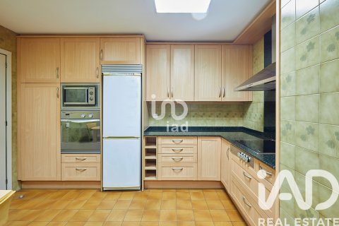 Apartament w Barcelona, Hiszpania 4 sypialnie, 147 mkw. nr 172665 – zdjęcie 25