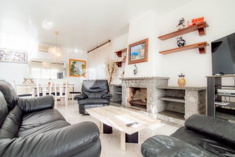 Talo myytävänä Lloret de Mar, Girona, Espanja, 7 makuuhuonetta, 260 m2 No. 166439 - kuva 7