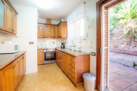 Talo myytävänä Lloret de Mar, Girona, Espanja, 7 makuuhuonetta, 260 m2 No. 166439 - kuva 11