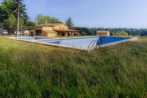 Casa a Caldes de Malavella, Girona, Spagna 5 camere da letto, 390 mq. N° 166442